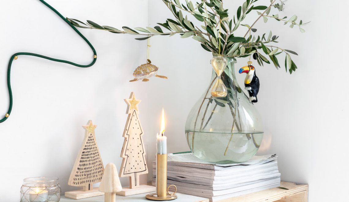 DIY: maak je eigen lamp in de vorm van een kerstboom